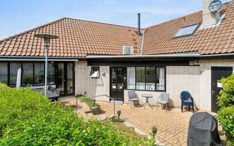 Ginie - 70M from the Sea: Blanc, Conception