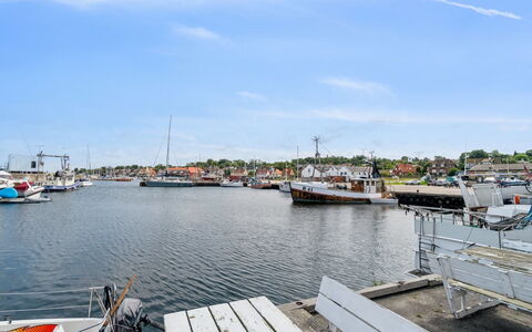 Ginie - 70M from the Sea: Ciel, Bateau, Navire, Marina, Bateaux Et Nautique - Materiel Et Fournitures, Voie Navigable, Port, Port, Canal, Nuage