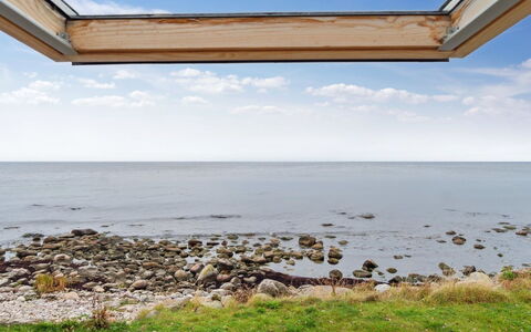 Malila - 15M from the Sea: Bois, Toit, Architecture, Domicile, Maison, Chalet, Siding, Dur, Pente, Biens