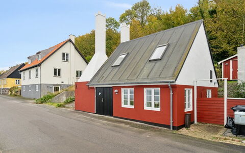 Malila - 15M from the Sea: Bois, Toit, Architecture, Domicile, Maison, Chalet, Siding, Dur, Pente, Biens