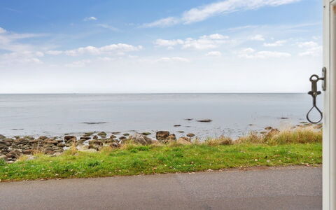 Malila - 15M from the Sea: Bois, Toit, Architecture, Domicile, Maison, Chalet, Siding, Dur, Pente, Biens