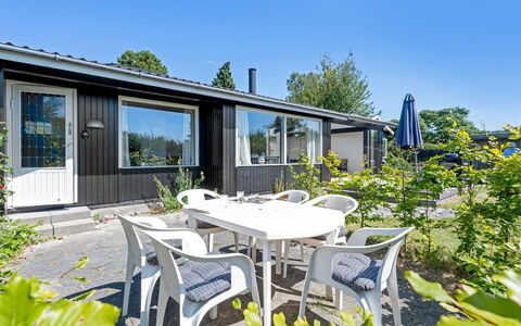 Keke - 120M from the Sea: Maison, Domicile, Zone Résidentielle, Chalet, Siding, Biens, Allée, Cour