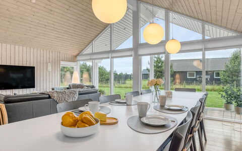 Imke - 1Km from the Sea: Plafond, Porche, Siding, Batiments Jardin, Ombre, Cour, Ferme, Structure En Plein Air, Cabanon
