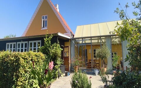 Huno - 2Km from the Sea: Maison, Toit, Domicile, Chalet, Ombre, Cour, Jardin, Siding, Biens, Mobilier De Jardin