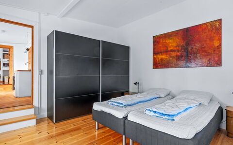 Huno - 2Km from the Sea: Sol, Sol, Bois, Design Intérieur, Meubles, Parquet, Plafond, Lit, Chambre, Pièce