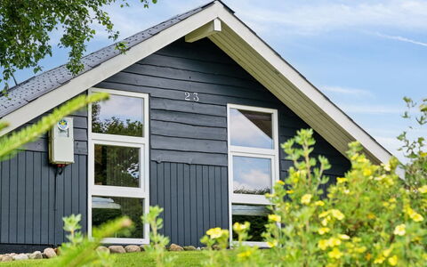 Erke - 800M from the Sea: Maison, Toit, Domicile, Chalet, Biens, Ferme, Villa, Porche, Siding