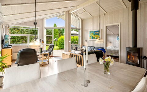 Eljena - 700M from the Sea