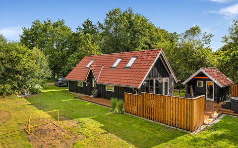 Diderik - 30Km from the Sea: Toit, Maison, Domicile, Chalet, Porte, Siding, Plate-Forme, Porche, Planche, Dur