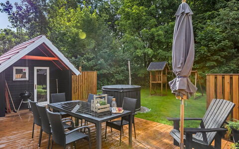 Diderik - 30Km from the Sea: Toit, Maison, Domicile, Chalet, Porte, Siding, Plate-Forme, Porche, Planche, Dur