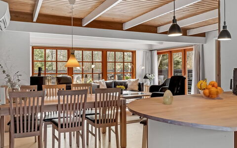 Berner - 30Km from the Sea: Meubles, Design Intérieur, Sol, Chaise, Sol, Bois, Table, Plafond, Luminaire, Salle À Manger