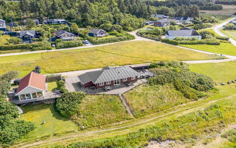 Evamaria - 10M from the Sea: Bois, Toit, Architecture, Domicile, Maison, Chalet, Siding, Dur, Pente, Biens