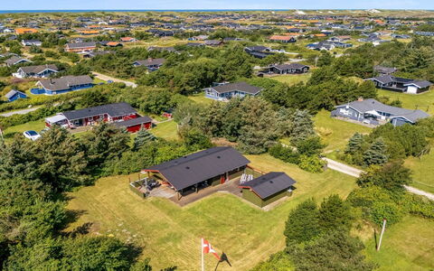 Geertje - 900M from the Sea: Zone Résidentielle, Arbuste, Maison, Domicile, Jardin, Biens, Ombre, Aménagement Paysager, Pelouse