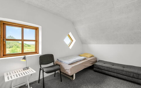 Darleen - 850M to the Fjord: Meubles, Design Intérieur, Sol, Bois, Sol, Pièce, Salon, Canapé, Éclairage, Table
