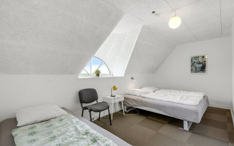 Darleen - 850M to the Fjord: Meubles, Design Intérieur, Sol, Bois, Sol, Pièce, Salon, Canapé, Éclairage, Table