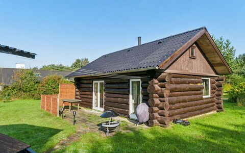 Barni - 7Km from the Sea: Maison, Toit, Domicile, Chalet, Cabanon, Batiments Jardin, Siding, Cour, Cabane En Rondins, Cabane