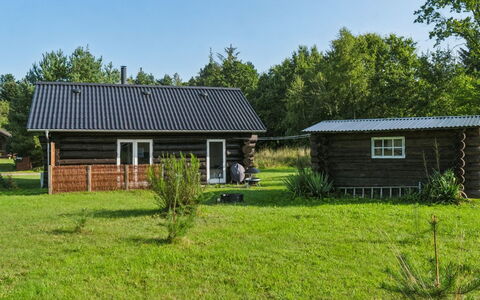 Barni - 7Km from the Sea: Maison, Toit, Domicile, Chalet, Cabanon, Batiments Jardin, Siding, Cour, Cabane En Rondins, Cabane