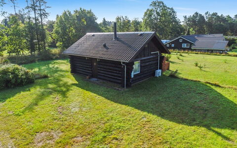 Barni - 7Km from the Sea: Maison, Toit, Domicile, Chalet, Cabanon, Batiments Jardin, Siding, Cour, Cabane En Rondins, Cabane
