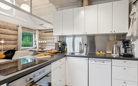 Barni - 7Km from the Sea: Maison, Toit, Domicile, Chalet, Cabanon, Batiments Jardin, Siding, Cour, Cabane En Rondins, Cabane