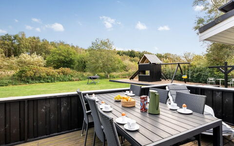Soeren - 300M from the Sea: Bois, Domicile, Porche, Plate-Forme, Dur, Toit, Tache De Bois, Parquet, Eco Hôtel