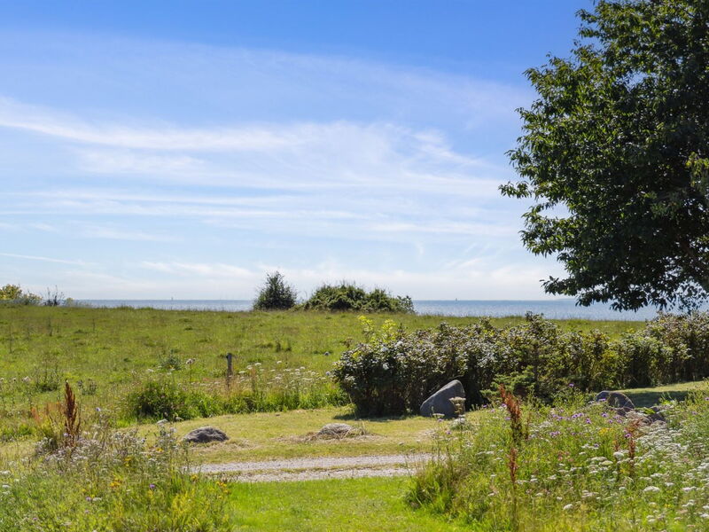 Bæver - 200M from the Sea