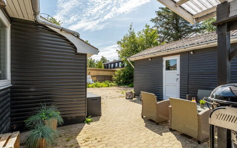 Kanerva - 100M to the Fjord: Herbe, Bois, Zone Rurale, Arbuste, Chalet, Toit, Plaine, Lot Terre, Domicile, Couverture De Sol