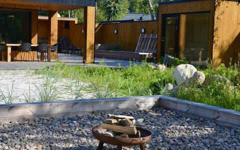 Jaane - from the Sea: Piscine, Mobilier De Jardin, Meubles, Recours, Dalle, Eco Hôtel, Ombre, Chaise, Loisir, Biens