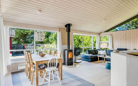 Ani - 700M from the Sea: Bois, Sol, Design Intérieur, Sol, Plafond, Meubles, Domicile, Salon, Parquet, Pièce