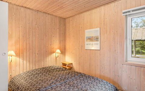 Gisella - 900M from the Sea: Chambre, Design Intérieur, Bois, Lit, Sol, Sol, Plafond, Drap De Lit, Pièce, Literie