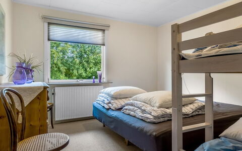 France - 5Km from the Sea: Lit, Chambre, Meubles, Bois, Design Intérieur, Sol, Sol, Drap De Lit, Plafond, Literie