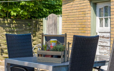 France - 5Km from the Sea: Meubles, Mobilier De Jardin, Chaise, Table, Tableau De Plein Air, Pot De Fleur, Table Cuisine Et Salle A Manger, Patio, Jardin, Plante D'Appartement