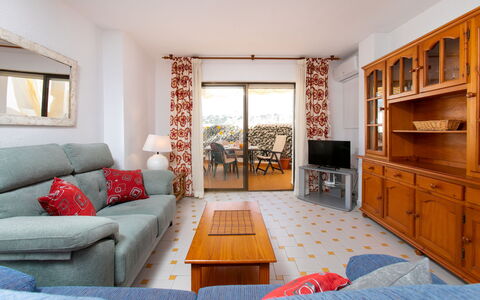 Happy House: Meubles, Sol, Design Intérieur, Sol, Bois, Pièce, Canapé, Domicile, Appartement, Salon
