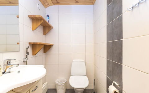 Sointutie 2B: Balcon, Appartement, Ombre, Verre, Condominium, Balustrade, Porche, Daylighting, Plate-Forme, Mobilier De Jardin