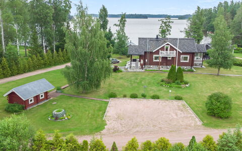 Villa Sirpia: Bâtiment, Maison, Toit, Zone Résidentielle, Domicile, Chalet, Biens, Lot Terre, Plaine