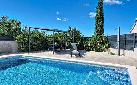 Nancy: Bleu, Piscine, Composite, Recours, Mobilier De Jardin, Ombre, Eco Hôtel, Caractéristique De L'Eau, Tuile, Aménagement Paysager