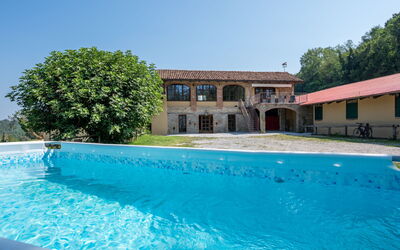 Somano 200: L'Eau, Ciel, Bâtiment, Piscine, Plante, Bleu Azur, Arbre, Maison, Loisir, Aqua