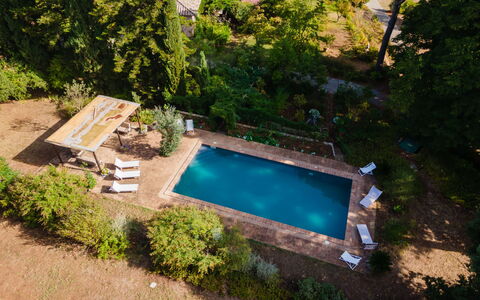 Il Giardino di Eugenia: L'Eau, Plante, Piscine, Ombre, Rectangle, Mobilier De Jardin, Herbe, Bâtiment, Loisir, Paysage Naturel