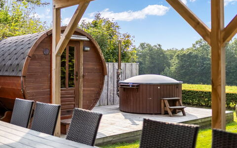 Vinni - 25Km from the Sea: Bois, Toit, Domicile, Maison, Architecture, Siding, Lot Terre, Chalet, Cabanon, Batiments Jardin
