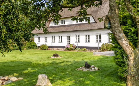 Vinni - 25Km from the Sea: Bois, Toit, Domicile, Maison, Architecture, Siding, Lot Terre, Chalet, Cabanon, Batiments Jardin