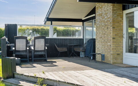 Titta - 10M to the Fjord: Bleu, Arbuste, Chalet, Couverture De Sol, Jardin, Biens, Ombre, Aménagement Paysager, Ferme, Eco Hôtel
