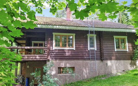 Tuohiniemi: Bâtiment, Bois, Maison, Chalet, Domicile, Arbuste, Zone Rurale, Lot Terre, Siding, Printemps