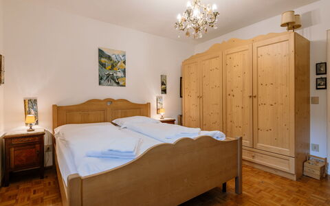 Luisa: Meubles, Cabinetry, Bâtiment, Confort, Tiroir, Bois, Design Intérieur, Sol, Sol, Cadre De Lit