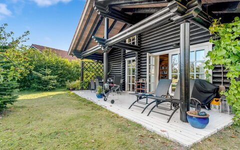 Sigga - 1.6Km from the Sea: Chalet, Toit, Ombre, Porche, Jardin, Batiments Jardin, Vélo, Siding