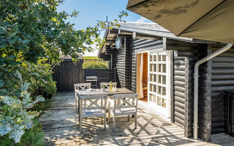 Christl - 500M from the Sea: Bois, Tache De Bois, Planche, Dur, Chalet, Plate-Forme, Siding, Ombre, Parquet, Batiments Jardin