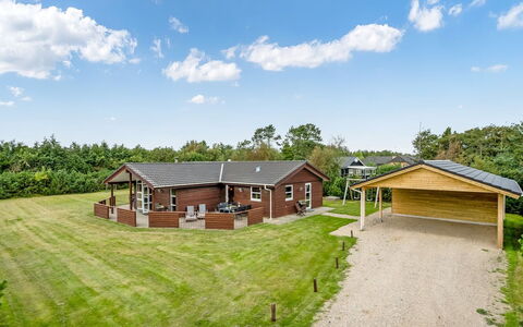 Thorger - 550M from the Sea: Toit, Maison, Domicile, Chalet, Porte, Siding, Plate-Forme, Porche, Planche, Dur
