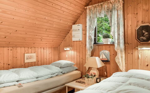 Adina - from the Sea: Meubles, Chambre, Lit, Bois, Design Intérieur, Drap De Lit, Literie, Domicile, Pièce, Sol