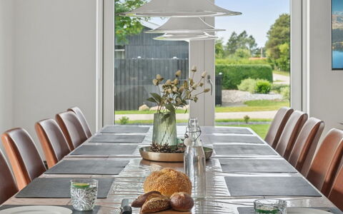Christian - 600M from the Sea: Meubles, Design Intérieur, Table, Bois, Salle À Manger, Chaise, Vaisselle, Table Cuisine Et Salle A Manger, Sol, Luminaire