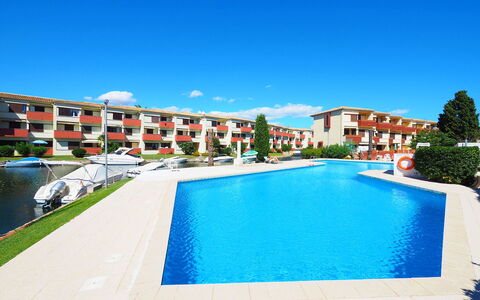 Port Sotavent: L'Eau, Bâtiment, Ciel, Jour, Piscine, Bleu, Plante, Bleu Azur, Maison, Rectangle