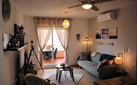 El Pinar de San Ginés: Meubles, Design Intérieur, Mur, Sol, Plafond, Sol, Pièce, Éclairage, Luminaire, Salon
