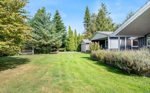 Nashota - 600M from the Sea: Bois, Toit, Architecture, Domicile, Maison, Chalet, Siding, Dur, Pente, Biens