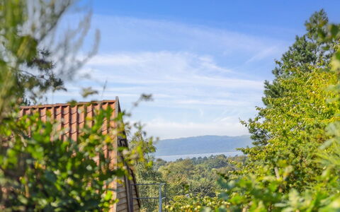 Lavrans - 1Km from the Sea: Toit, Maison, Domicile, Chalet, Porte, Siding, Plate-Forme, Porche, Planche, Dur